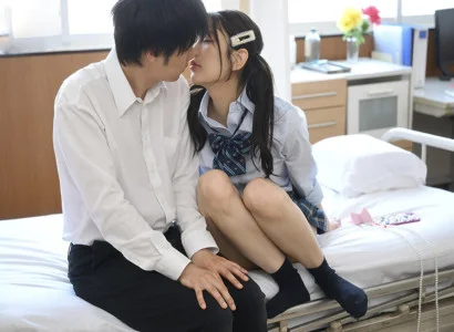 Cậu nam sinh yếu đuối bị khoa khôi đè ra địt giữa lớp